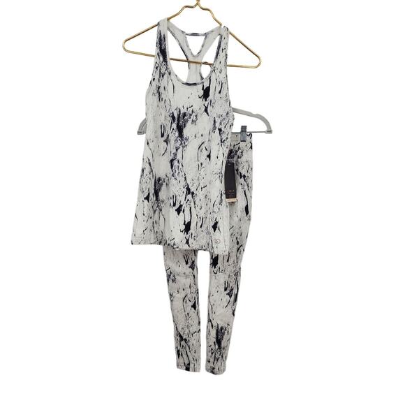 Calia By Carrie Underwood Cracked Marble Set  Small‎ Top / XS Bottom - Picture 3 of 10